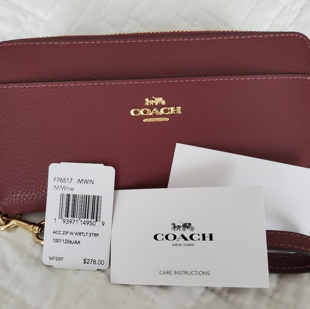 COACH ACCORDION ZIP WALLET
